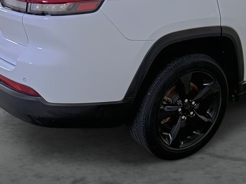Used 2021 Jeep Grand Cherokee L Laredo AWD/4WD image 12