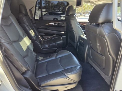 Used 2019 Cadillac Escalade Luxury image 20