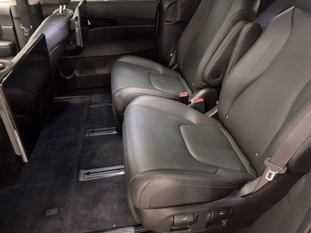 Used 2025 Kia Carnival SX Prestige FWD image 19