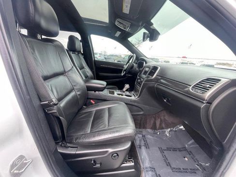 Used 2018 Jeep Grand Cherokee Limited image 9