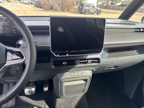 New 2025 Volkswagen ID. Buzz Pro S image 39