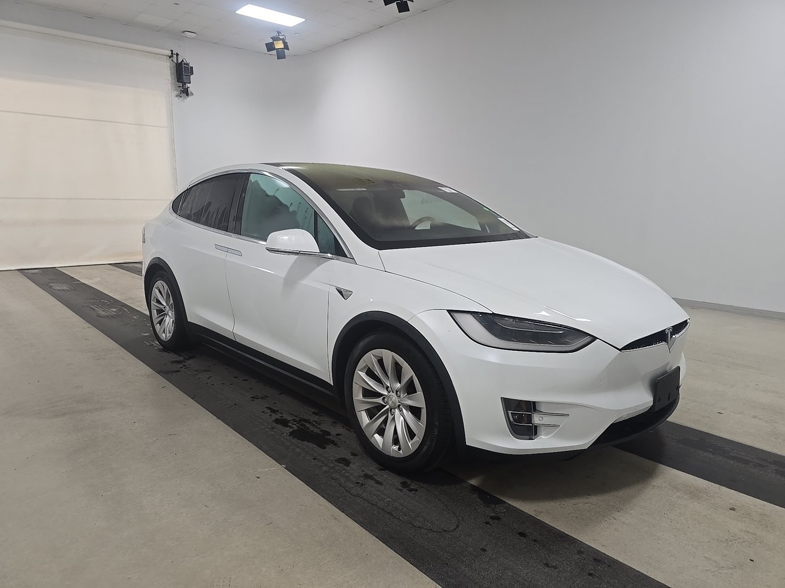 Used 2018 Tesla Model X 75D AWD/4WD image 4