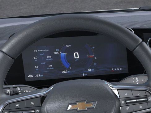 New 2025 Chevrolet Equinox EV LT image 18