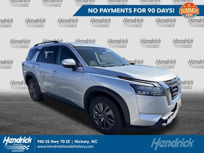 Used 2024 Nissan Pathfinder SV
