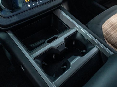 Used 2025 Land Rover Defender 110 X image 52