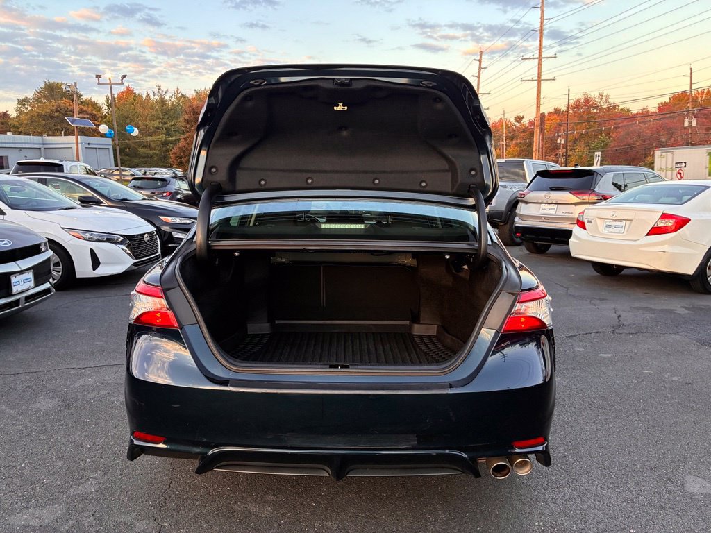 Used 2019 Toyota Camry SE FWD image 11