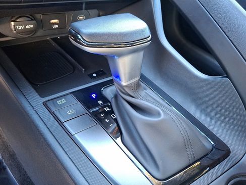 Certified 2025 Hyundai Elantra Sport image 15