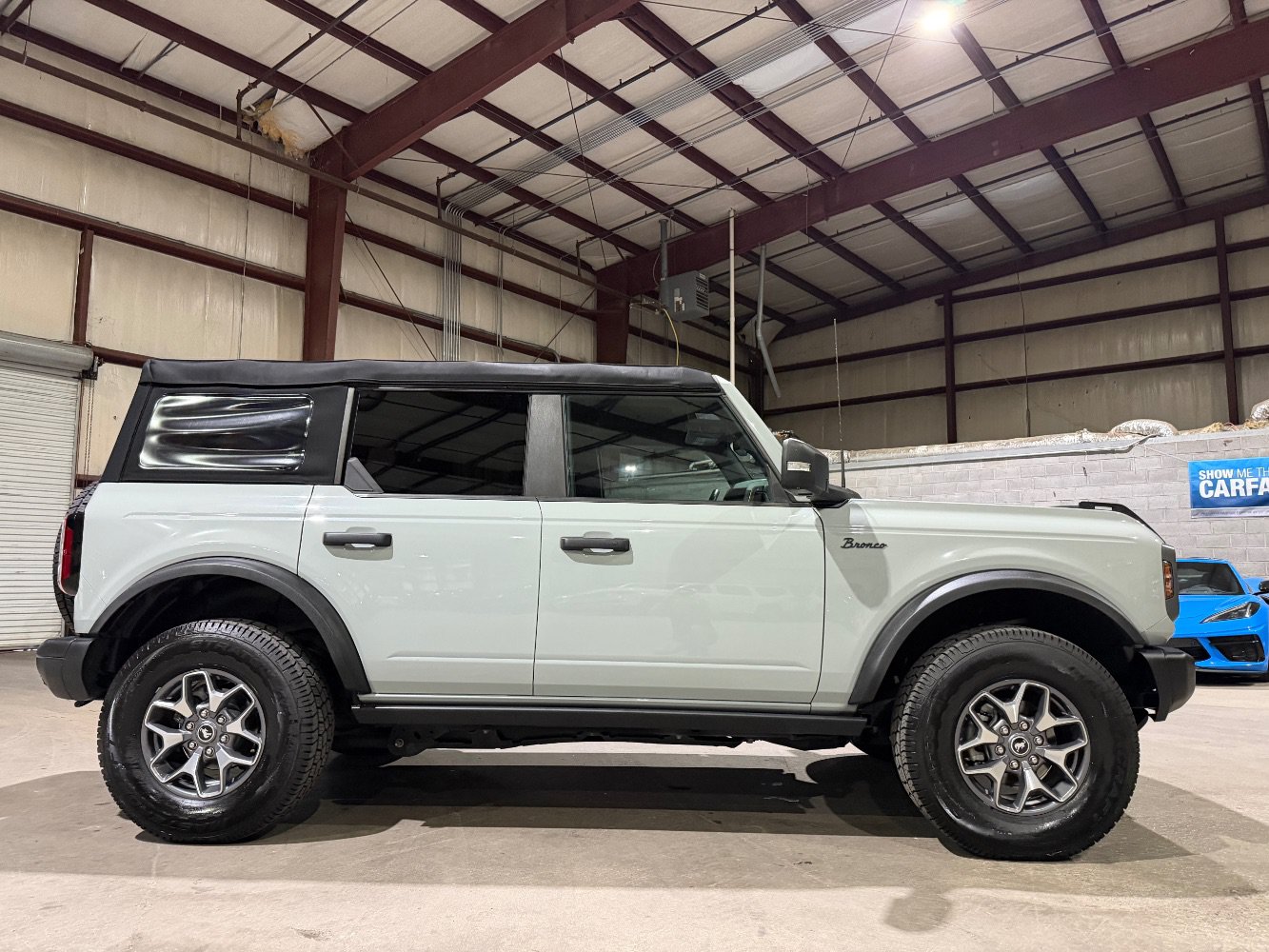 Used 2023 Ford Bronco Badlands AWD/4WD image 4