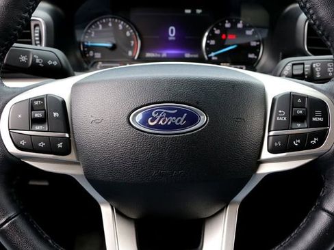 Used 2024 Ford Explorer XLT w/ Equipment Group 202A image 12