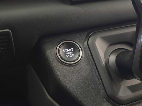 Used 2024 Land Rover Defender 110 SE image 33