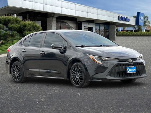 Used 2022 Toyota Corolla LE image 9