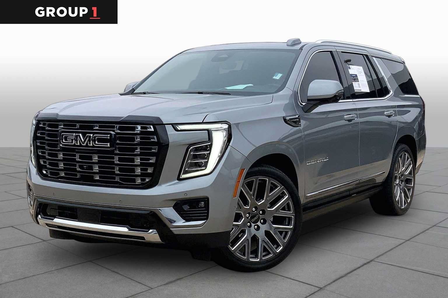 Used 2025 GMC Yukon Denali Ultimate AWD/4WD image 1