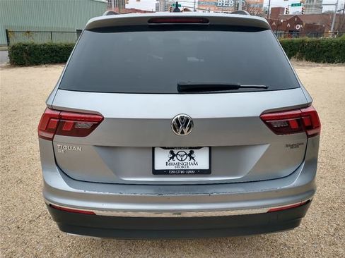 Used 2020 Volkswagen Tiguan SE image 11