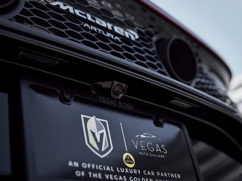 Used 2023 McLaren Artura image 14