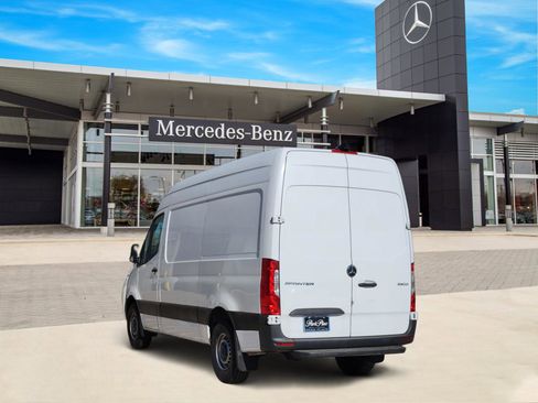Used 2020 Mercedes-Benz Sprinter 144 Cargo image 4