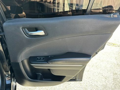 Used 2017 Dodge Charger SE RWD image 23