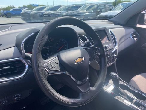 Used 2019 Chevrolet Equinox LS w/ LS Convenience Package AWD/4WD image 10