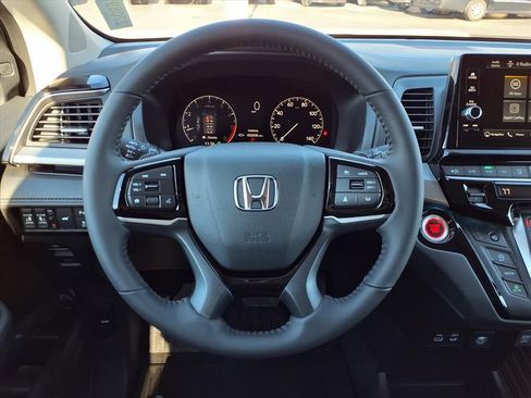 New 2026 Honda Odyssey Touring image 15