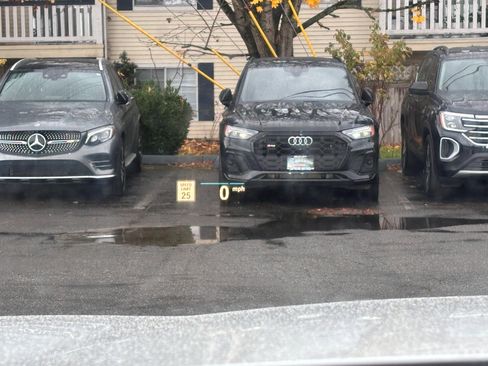 Used 2022 BMW 530i xDrive w/ M Sport Package image 9