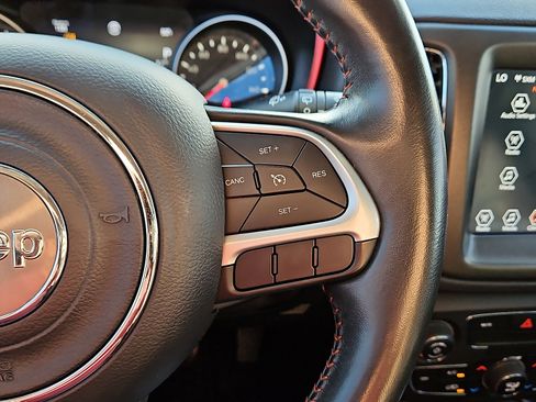 Used 2019 Jeep Compass Trailhawk image 18