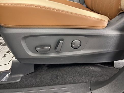 New 2026 Nissan Pathfinder Platinum AWD/4WD image 34