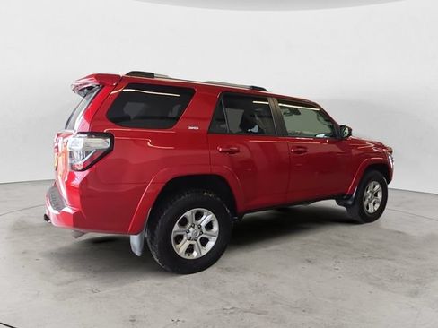 Used 2022 Toyota 4Runner SR5 AWD/4WD image 5