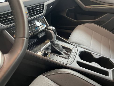 Used 2025 Volkswagen Jetta SE image 41