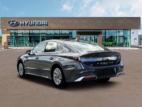 New 2026 Hyundai Sonata Limited FWD image 5