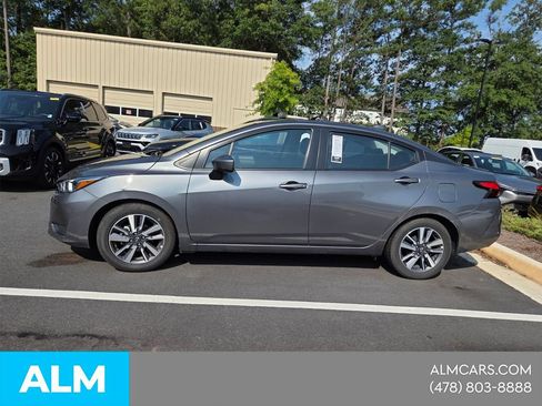 Used 2024 Nissan Versa SV FWD image 3