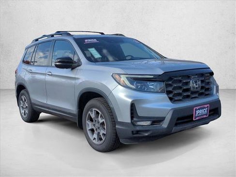 Used 2023 Honda Passport TrailSport image 3