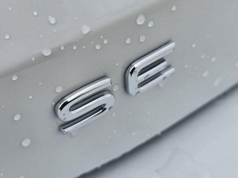 New 2026 Volkswagen Tiguan SE FWD image 8