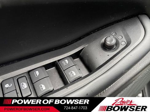 Used 2023 Jeep Grand Cherokee L Laredo AWD/4WD image 12