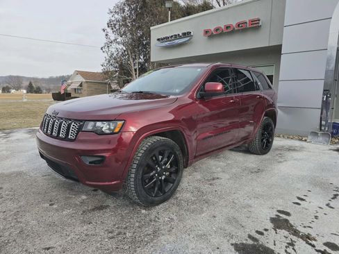 Used 2022 Jeep Grand Cherokee Laredo X image 7