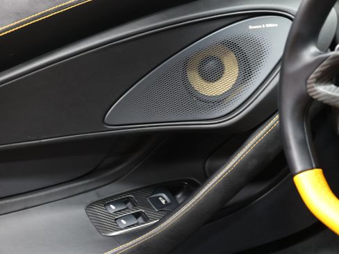 Used 2019 McLaren 570S Spider RWD image 88