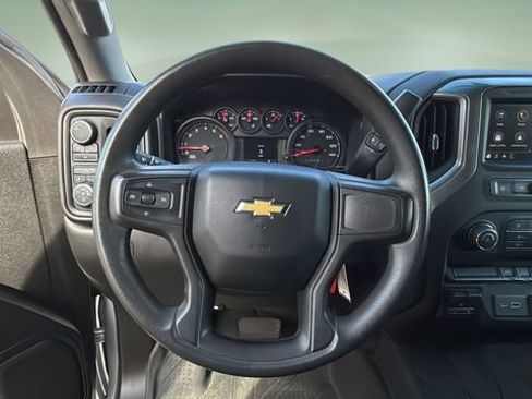 Used 2021 Chevrolet Silverado 2500 Custom w/ Custom Value Package image 10