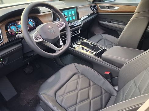 New 2026 Volkswagen Atlas SE FWD image 6