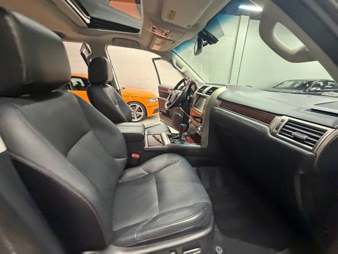 Used 2014 Lexus GX 460 w/ Premium Package AWD/4WD image 38