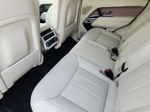 New 2026 Land Rover Range Rover SE image 25