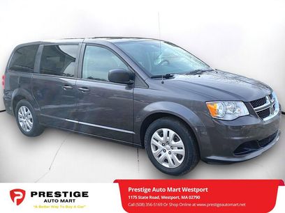 Used 2018 Dodge Grand Caravan SE w/ UConnect Hands-Free Group