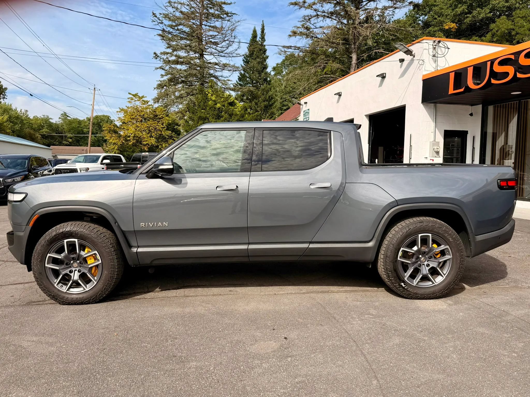 Used 2022 Rivian R1T Adventure AWD/4WD image 86
