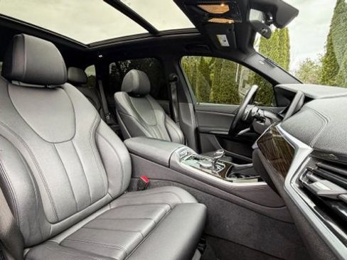 Used 2019 BMW X5 xDrive40i w/ Parking Assistance Package image 23