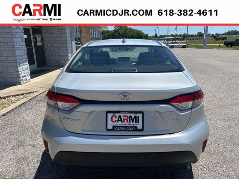 Used 2025 Toyota Corolla LE FWD image 5
