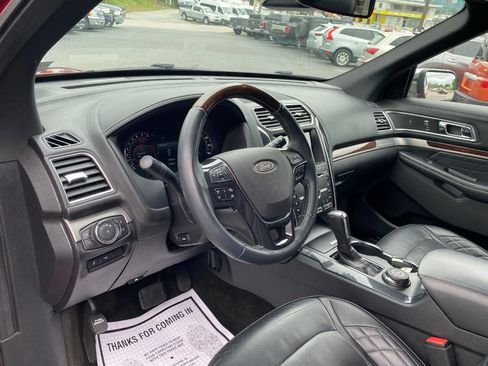 Used 2017 Ford Explorer Platinum AWD/4WD image 10