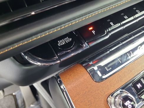 Used 2025 Lincoln Aviator Black Label image 15