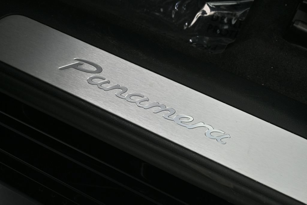 Certified 2023 Porsche Panamera RWD image 25