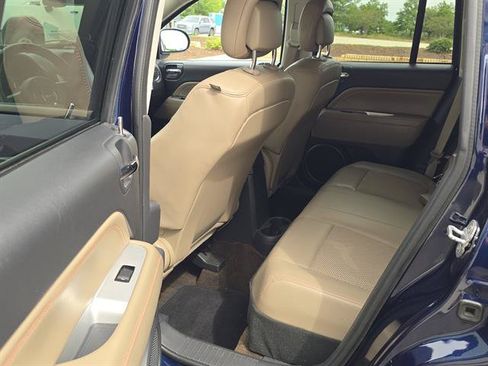 Used 2014 Jeep Compass Latitude FWD image 11