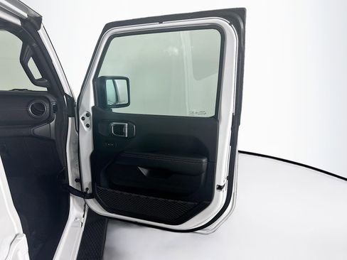 Used 2023 Jeep Wrangler Sahara w/ Cold Weather Group image 31