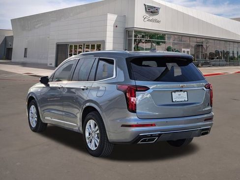 New 2025 Cadillac XT6 Luxury image 4