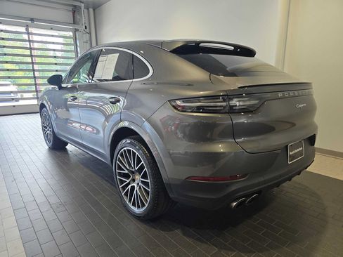 Used 2023 Porsche Cayenne Coupe AWD/4WD image 3