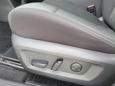 Used 2022 Nissan Rogue SV FWD image 12